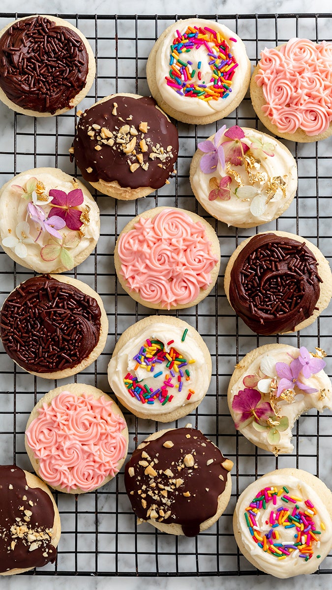https://www.cheryls.com/blog/wp content/uploads///decorated cookies on cooking rack