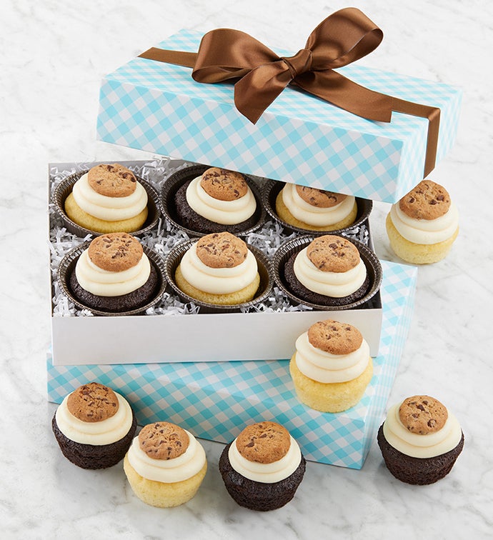Buttercream Frosted Chocolate & Vanilla 12 Cupcakes